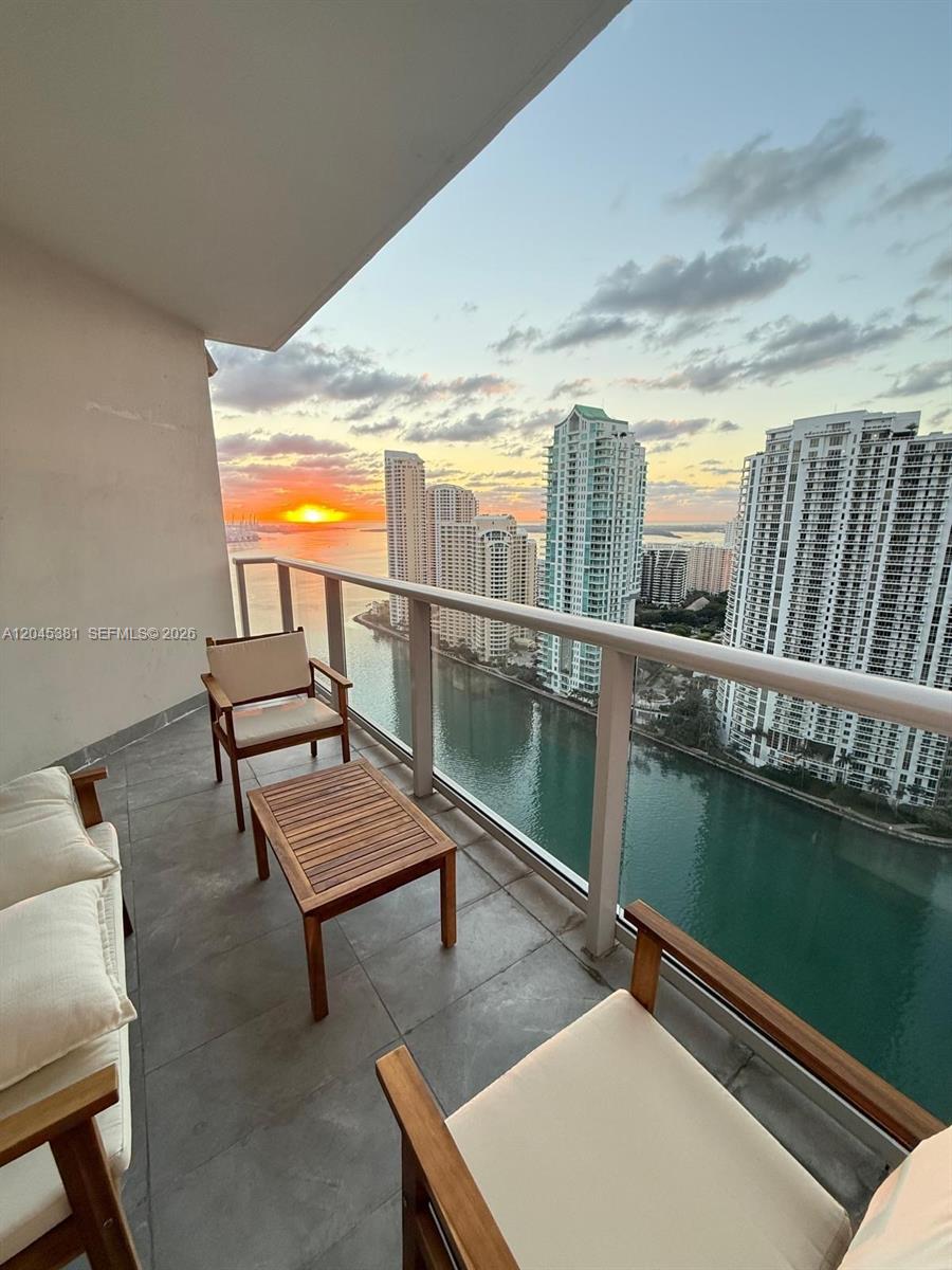 300 S Biscayne Boulevard T-2806 Property Photo 1