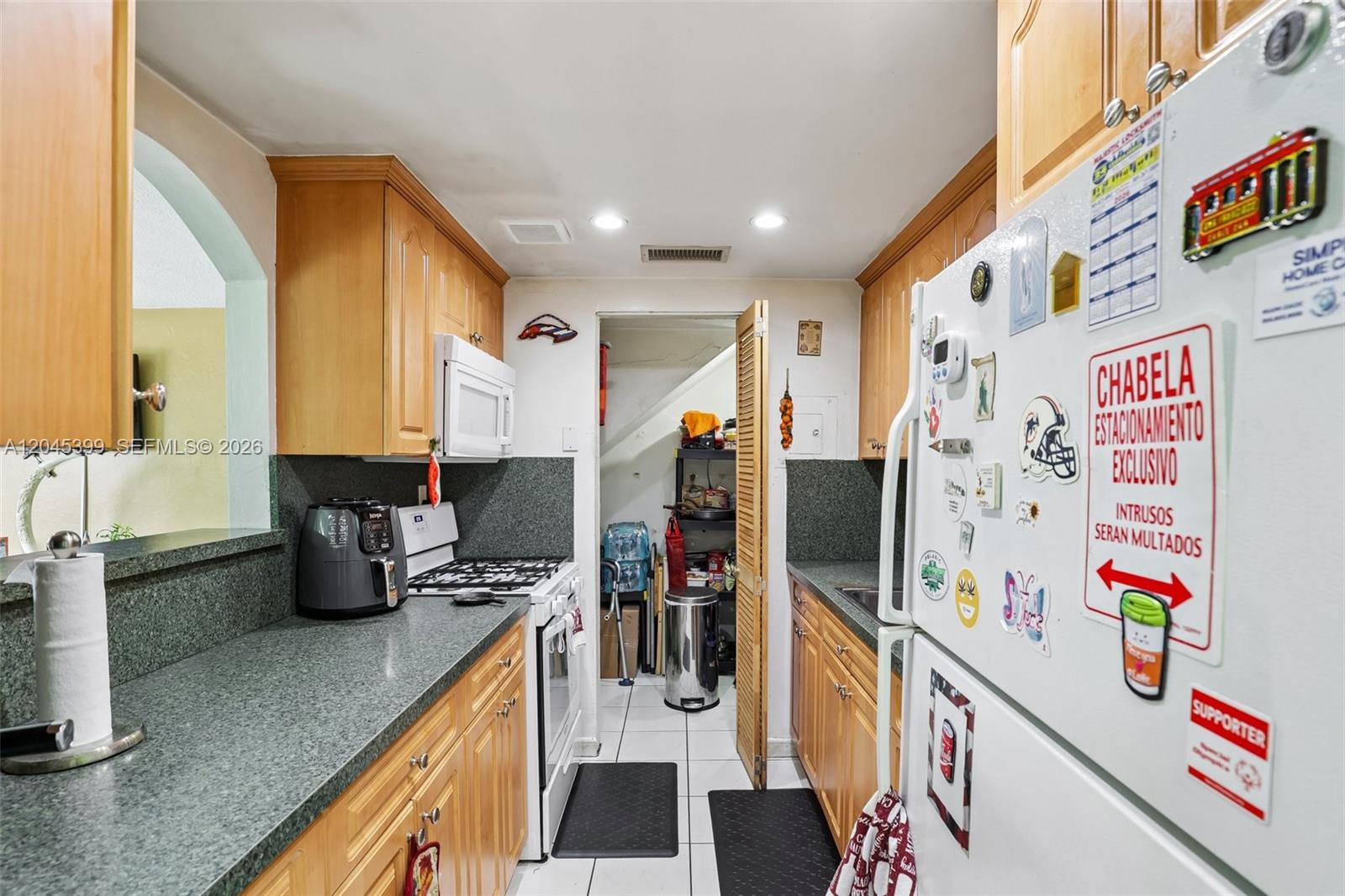 1300 W 53rd Street 25 Property Photo 14