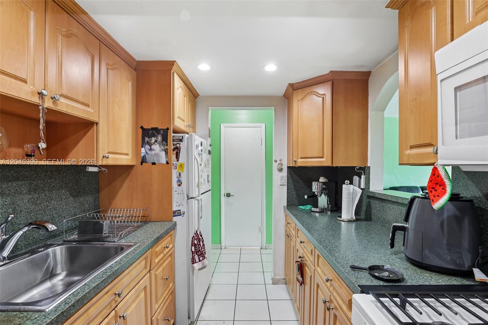 1300 W 53rd Street 25 Property Photo 15