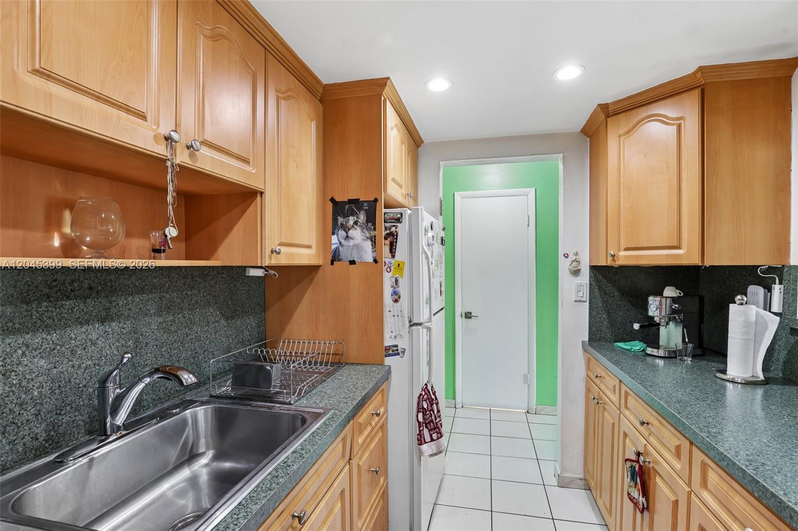 1300 W 53rd Street 25 Property Photo 16