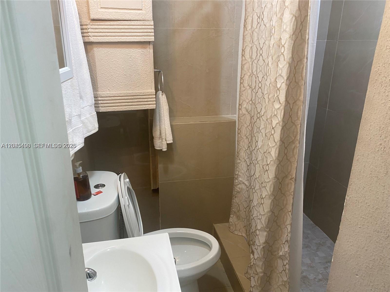 A12045498 Property Photo 10