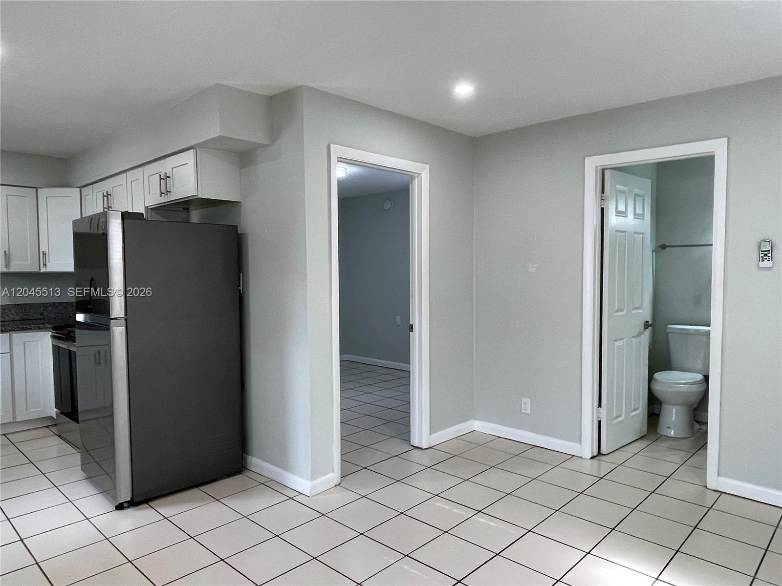 325 Sw 14th Court C Property Photo 4