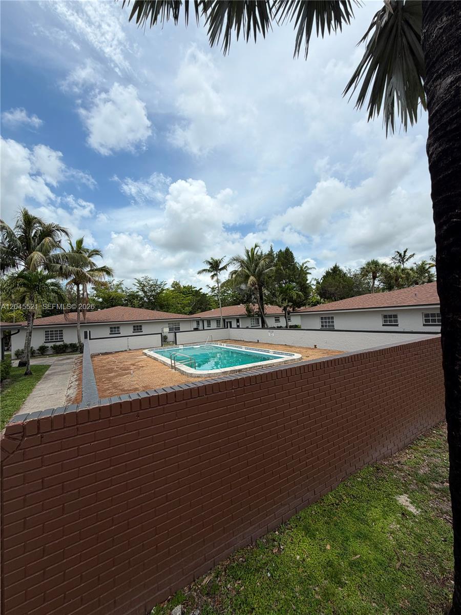 2557 Nw 60th Terrace Property Photo 4