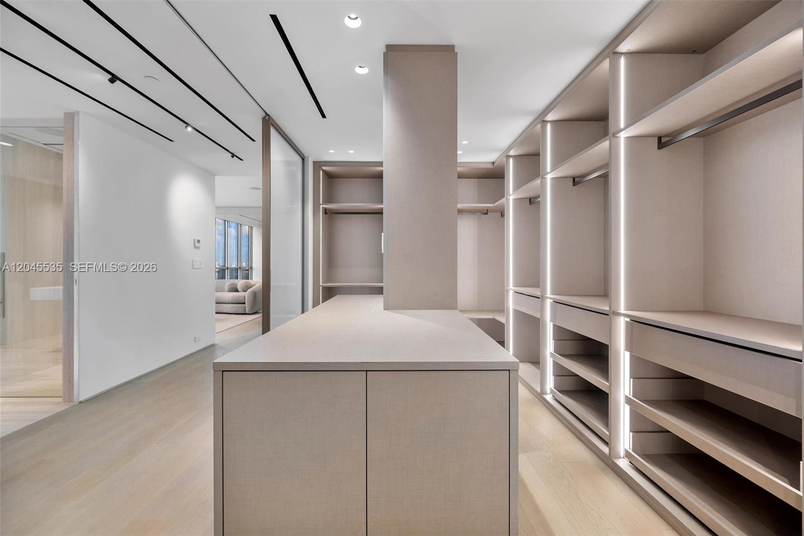 1100 Biscayne Boulevard 3906 Property Photo 32