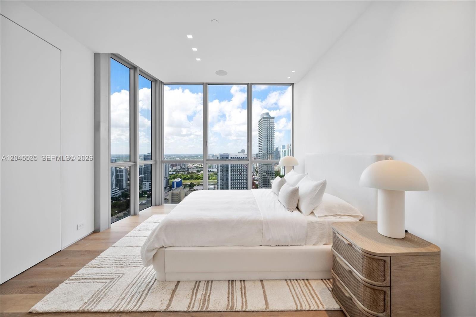 1100 Biscayne Boulevard 3906 Property Photo 39