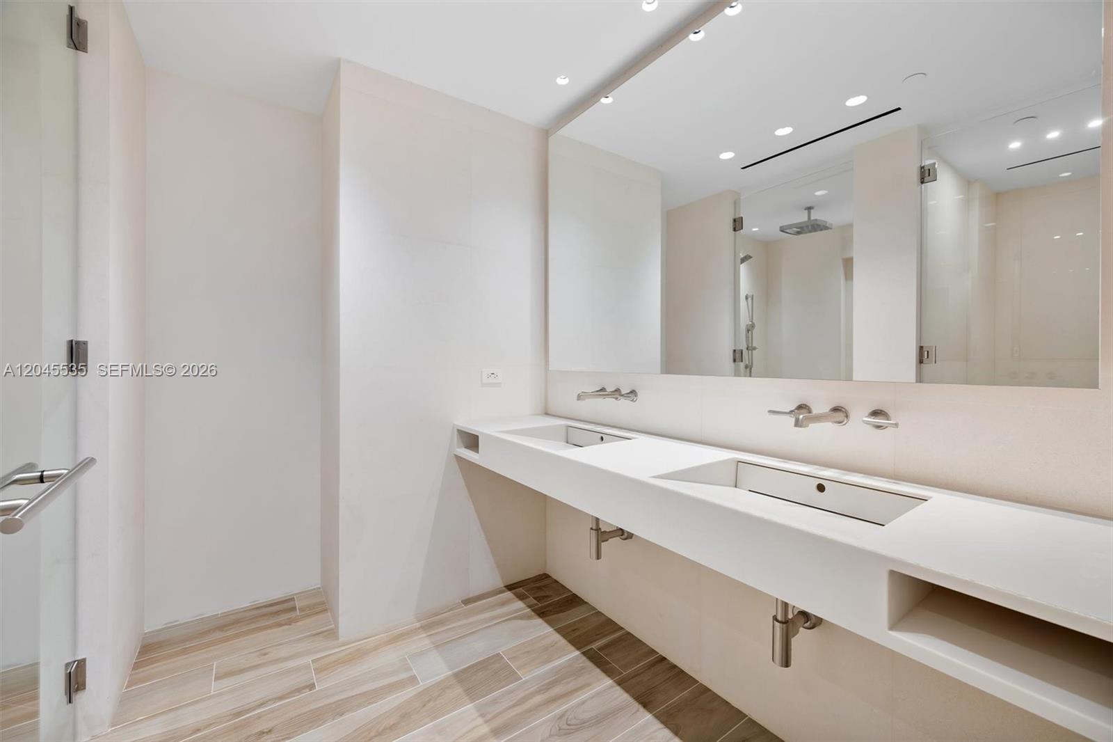 1100 Biscayne Boulevard 3906 Property Photo 40