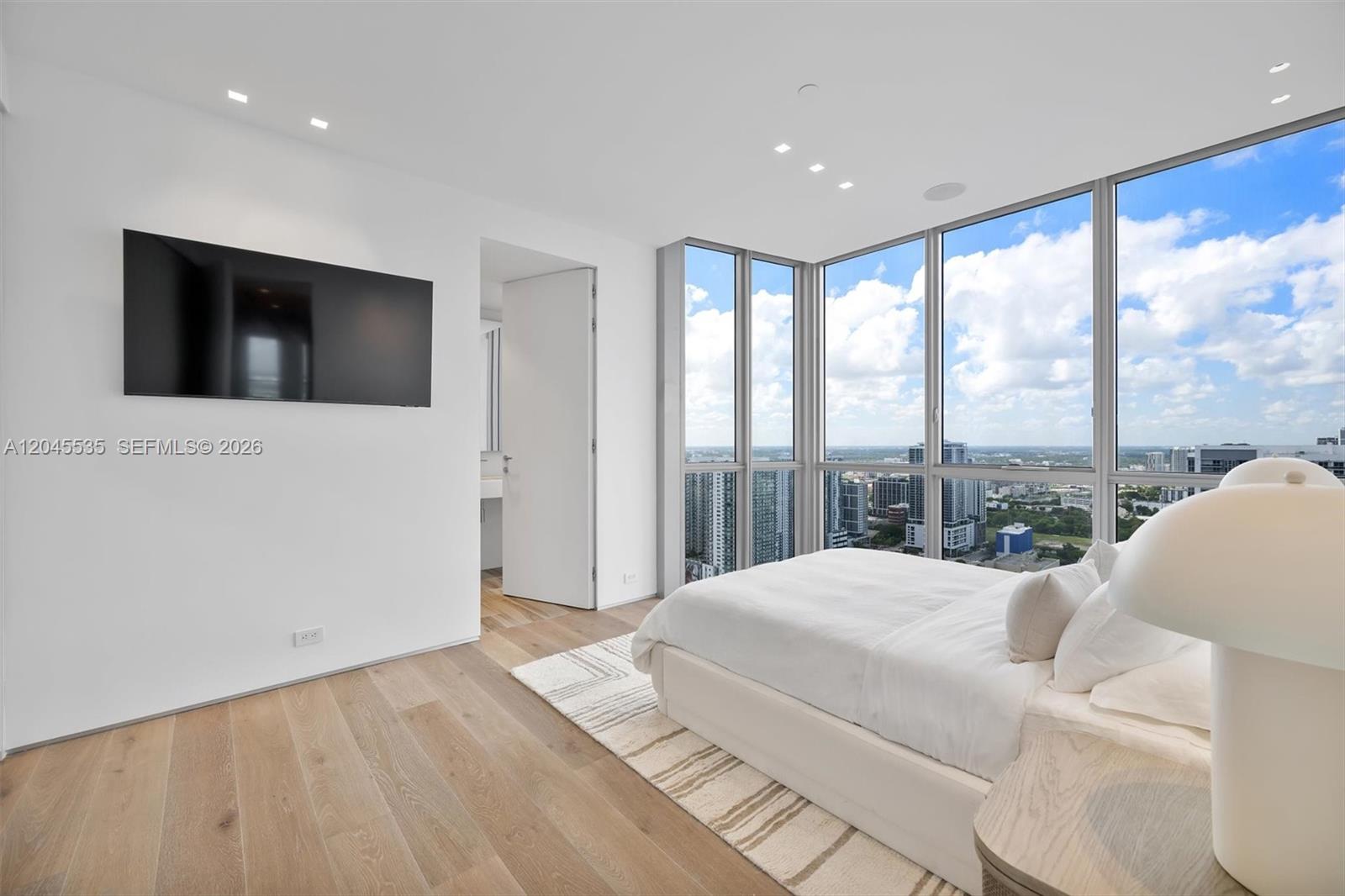 1100 Biscayne Boulevard 3906 Property Photo 41