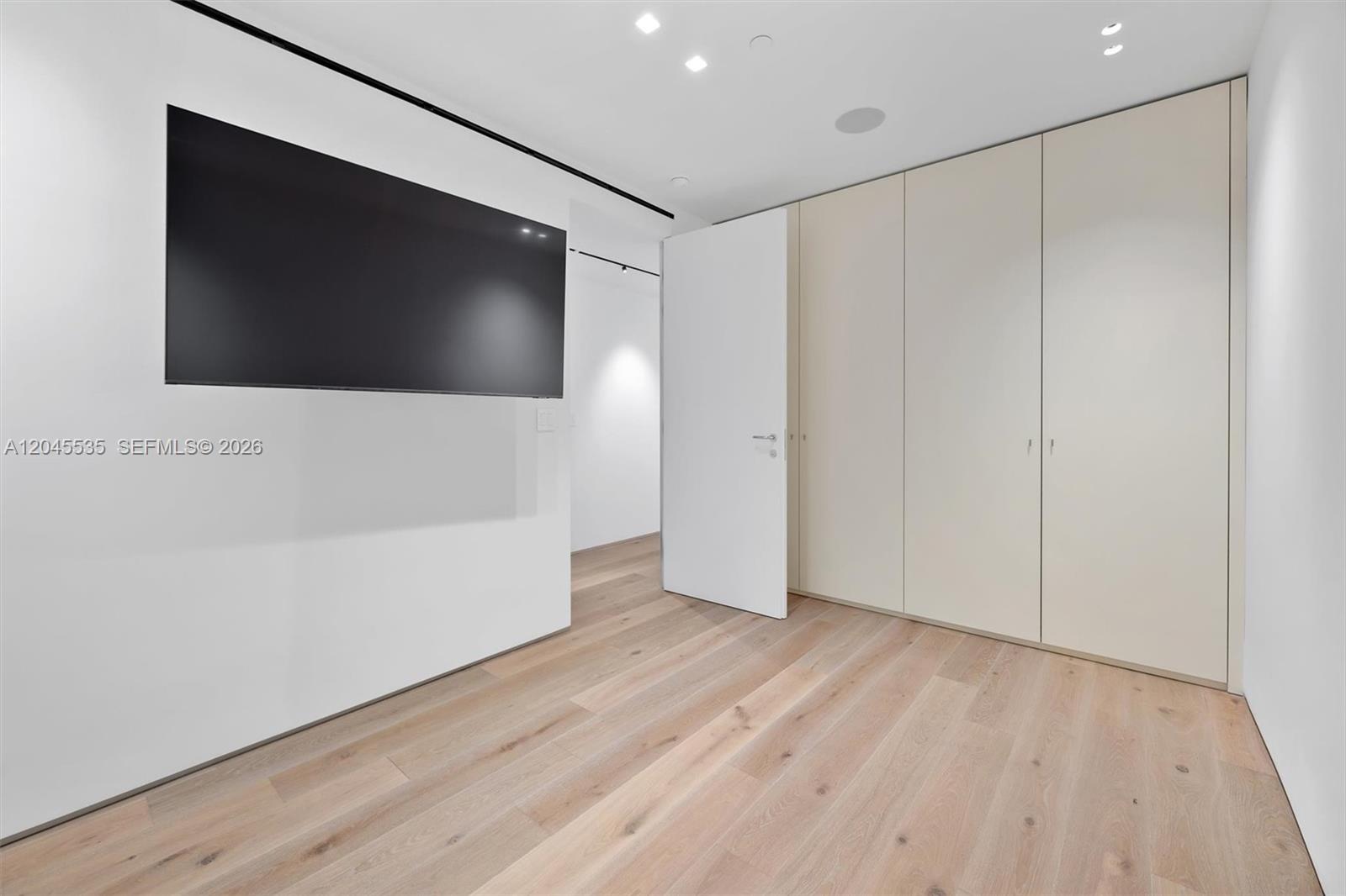 1100 Biscayne Boulevard 3906 Property Photo 43