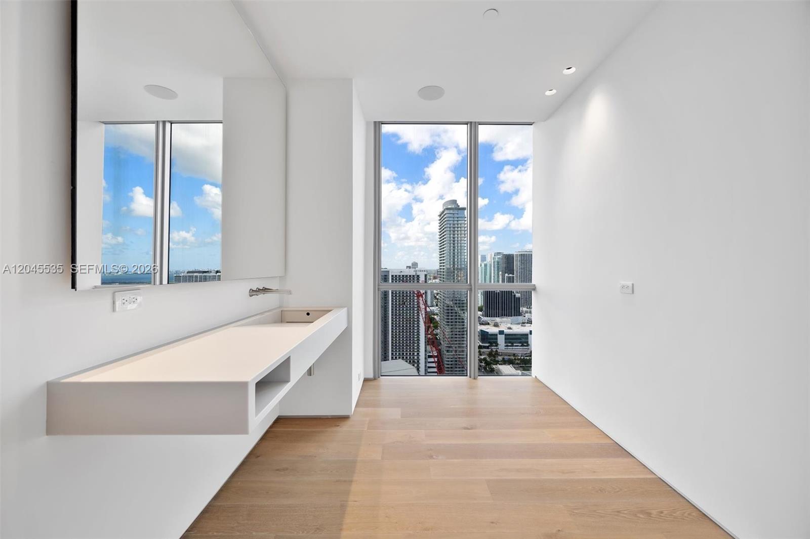 1100 Biscayne Boulevard 3906 Property Photo 45