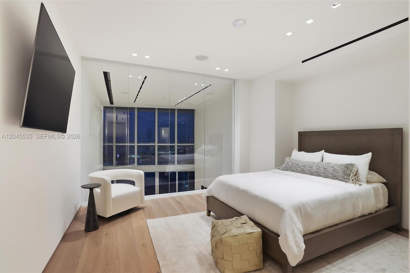 1100 Biscayne Boulevard 3906 Property Photo 52