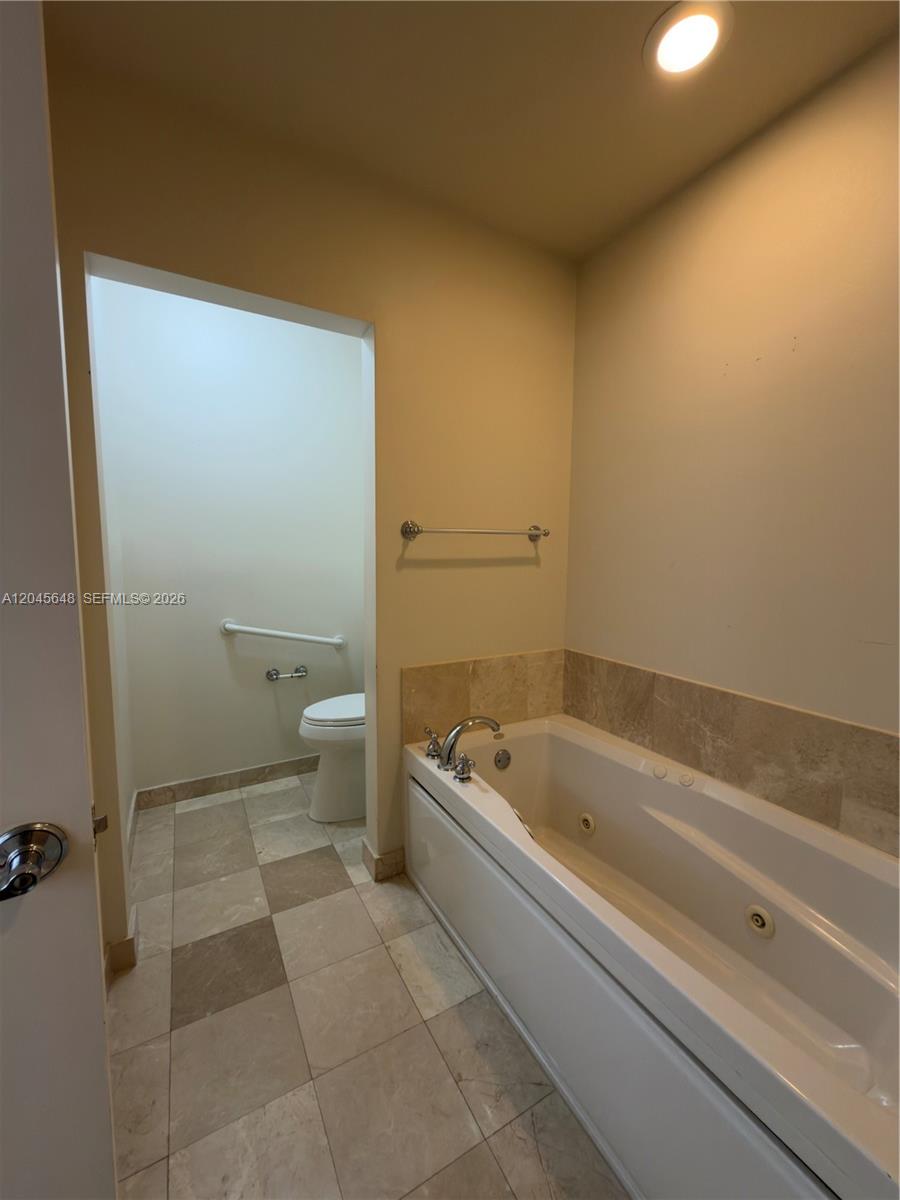 16100 Emerald Estates Drive 281 Property Photo 27