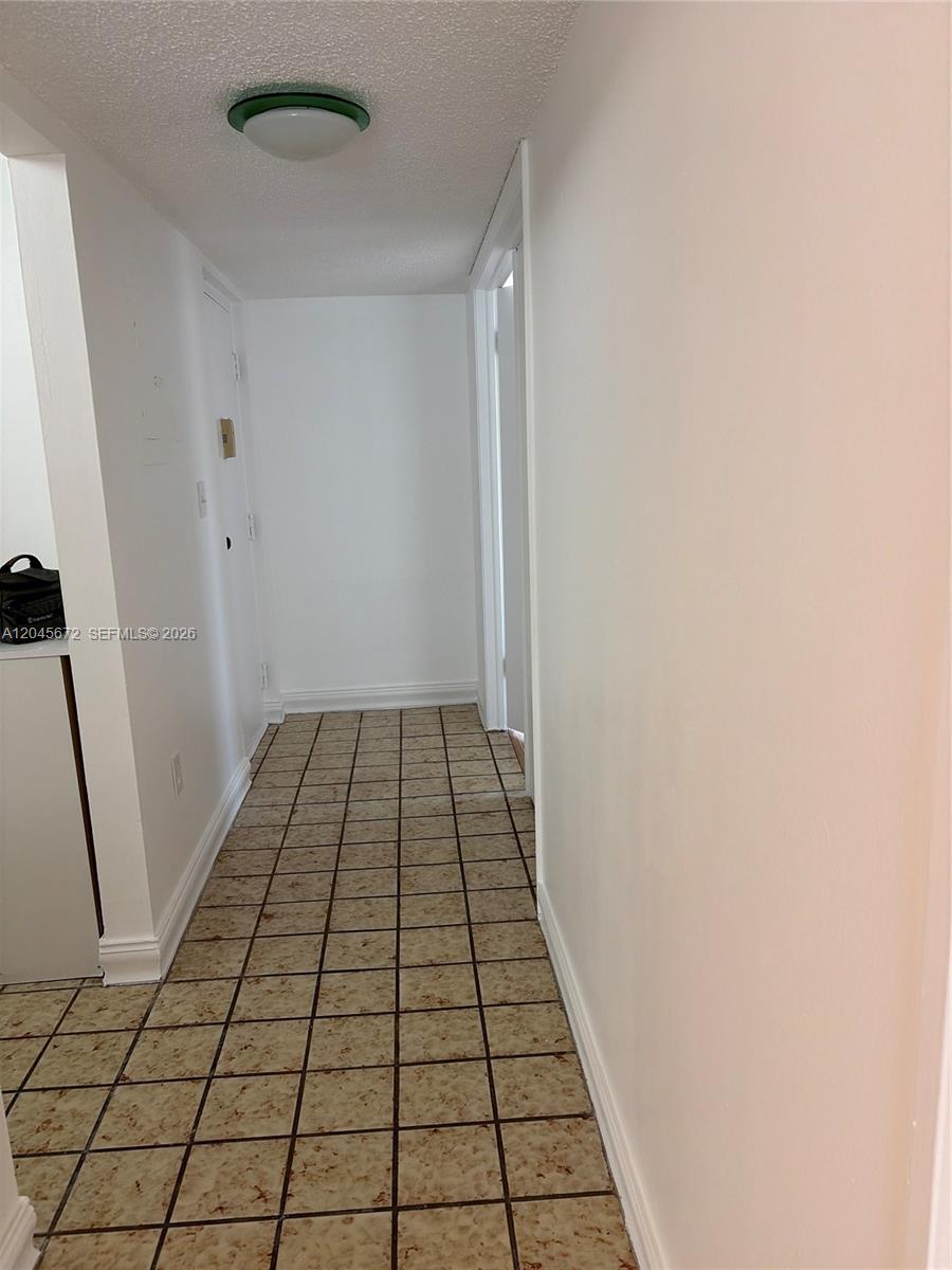 1150 Collins Avenue 404 Property Photo 3