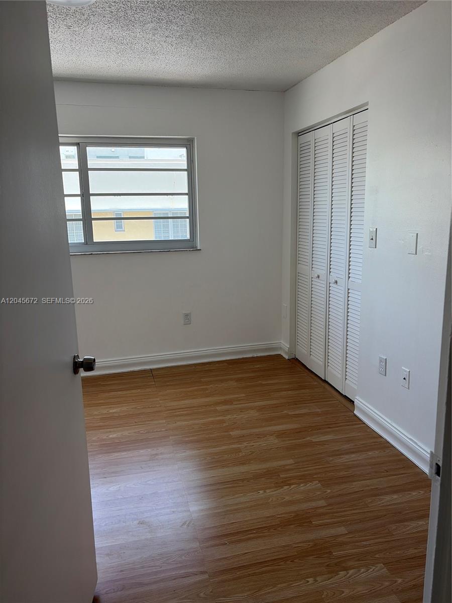 1150 Collins Avenue 404 Property Photo 5