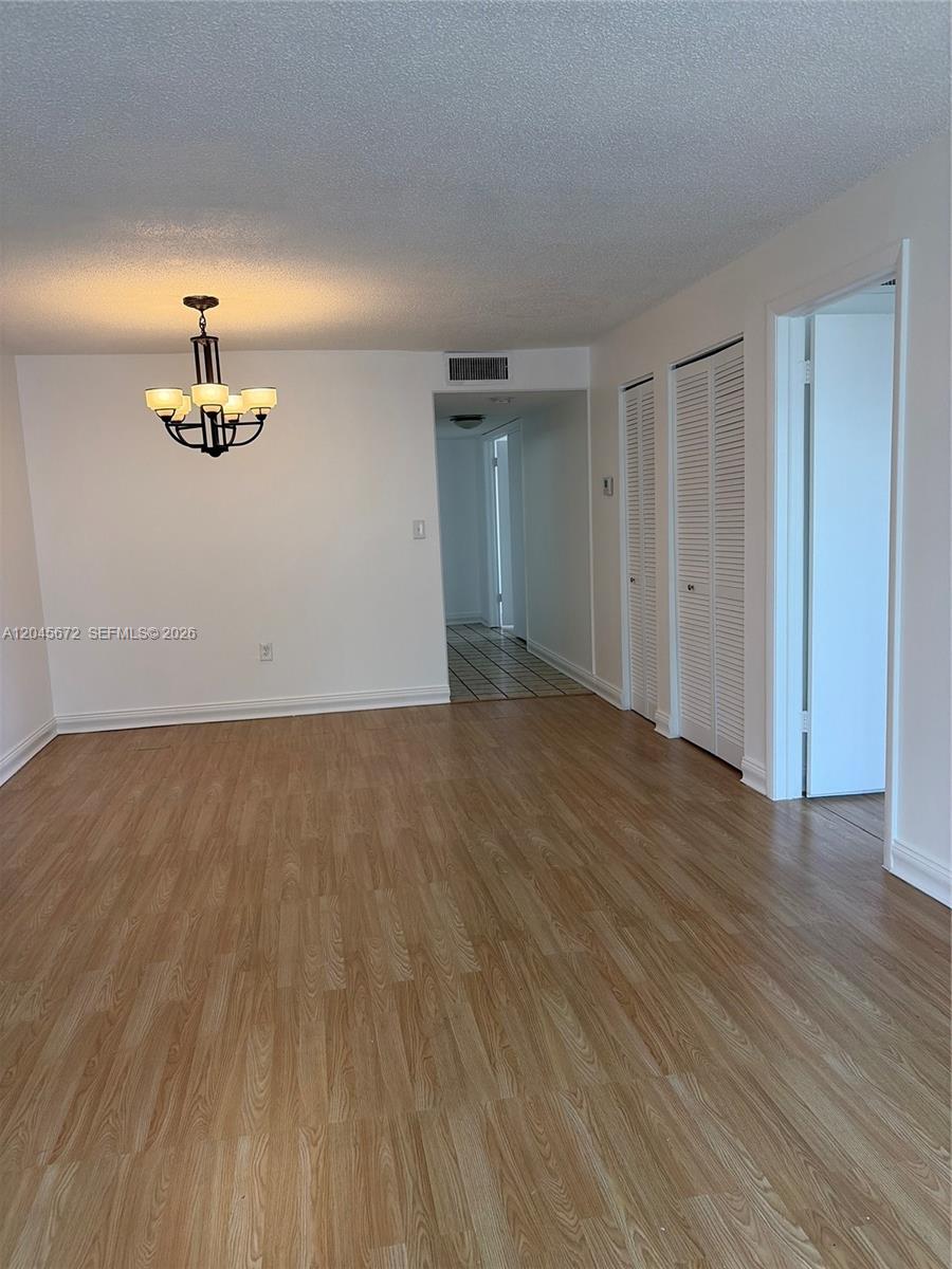 1150 Collins Avenue 404 Property Photo 9