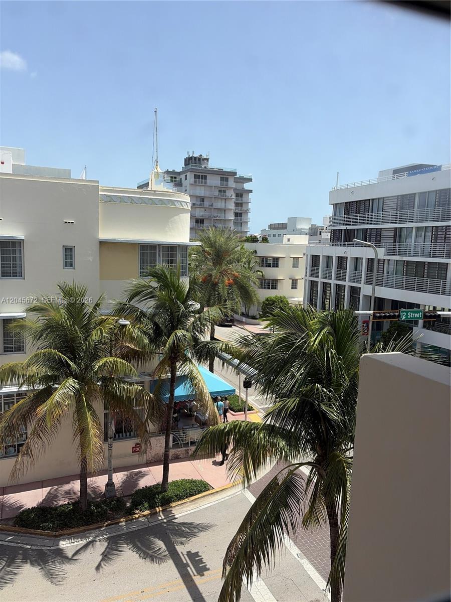 1150 Collins Avenue 404 Property Photo 13