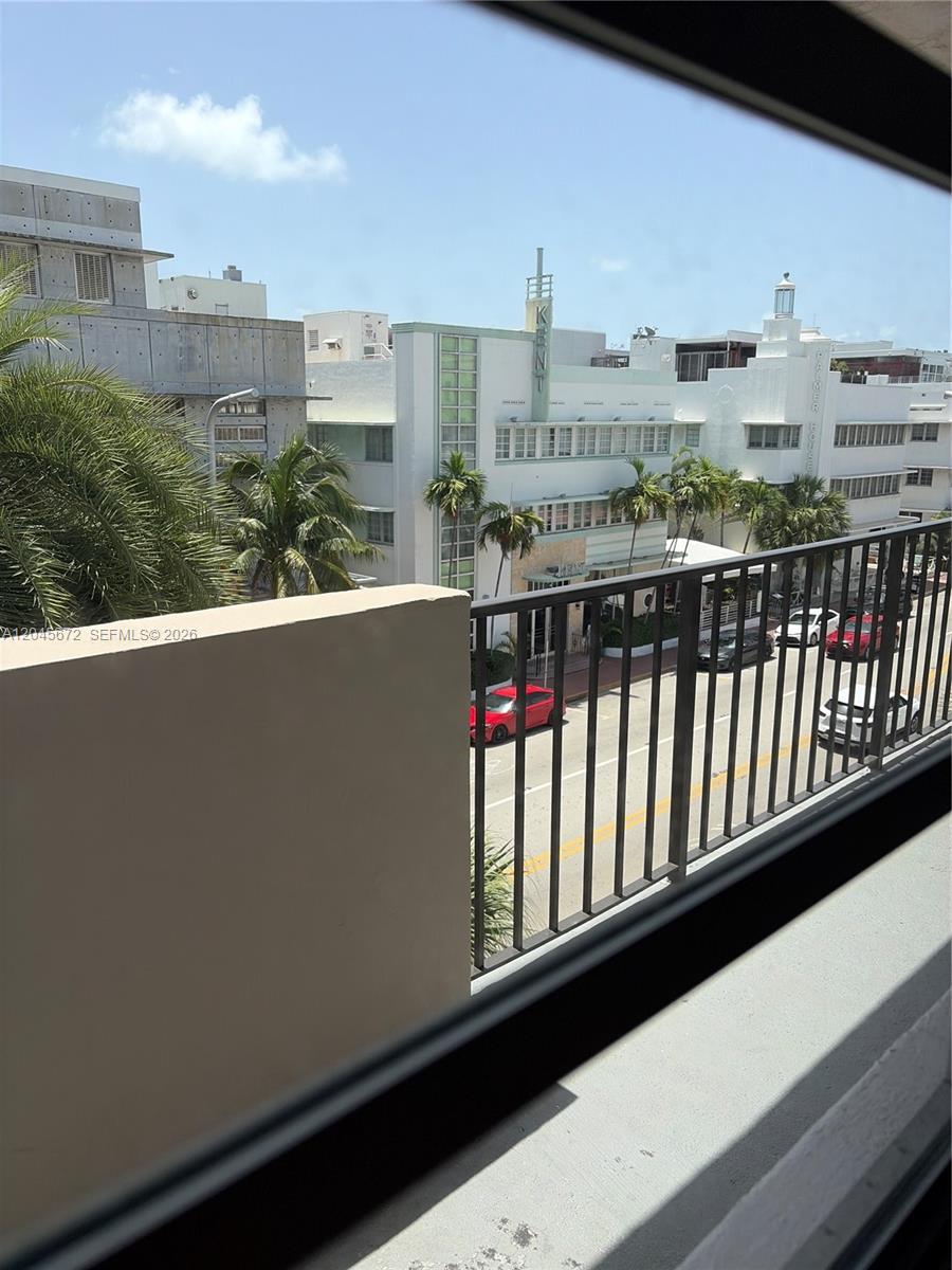 1150 Collins Avenue 404 Property Photo 14