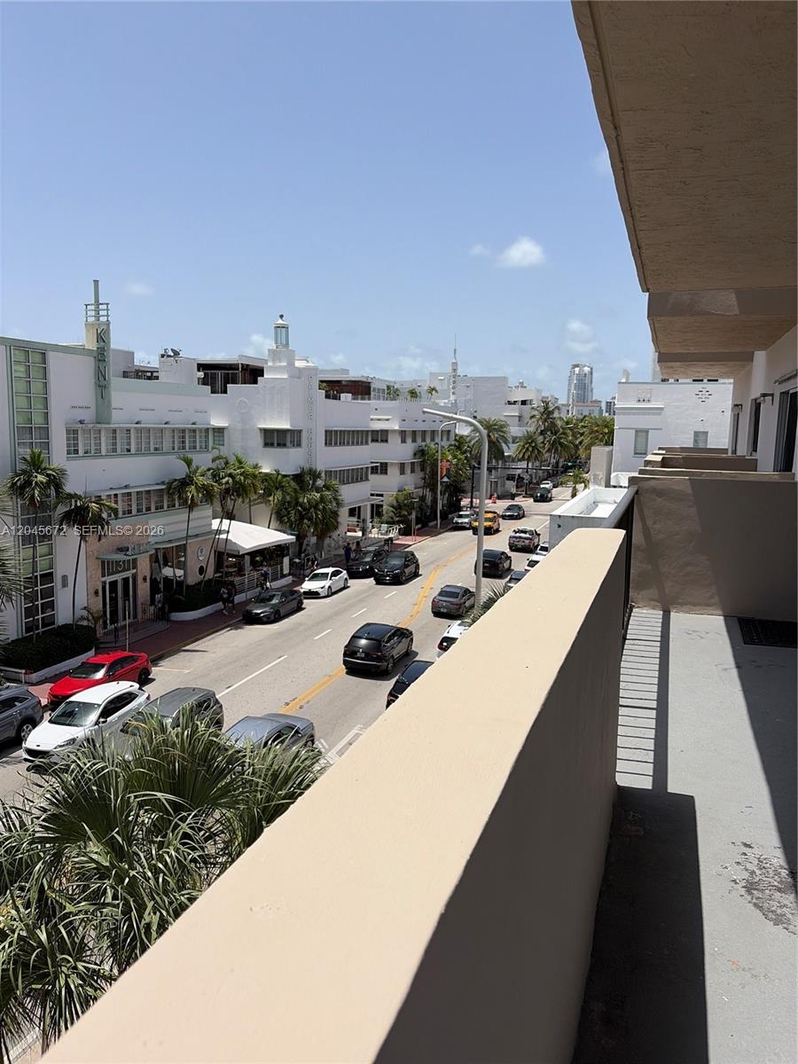 1150 Collins Avenue 404 Property Photo 16