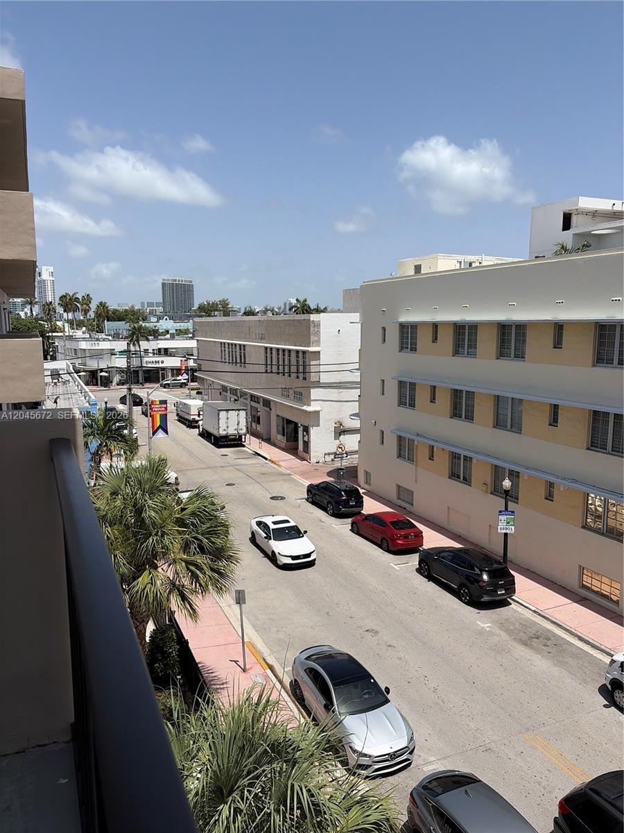 1150 Collins Avenue 404 Property Photo 17