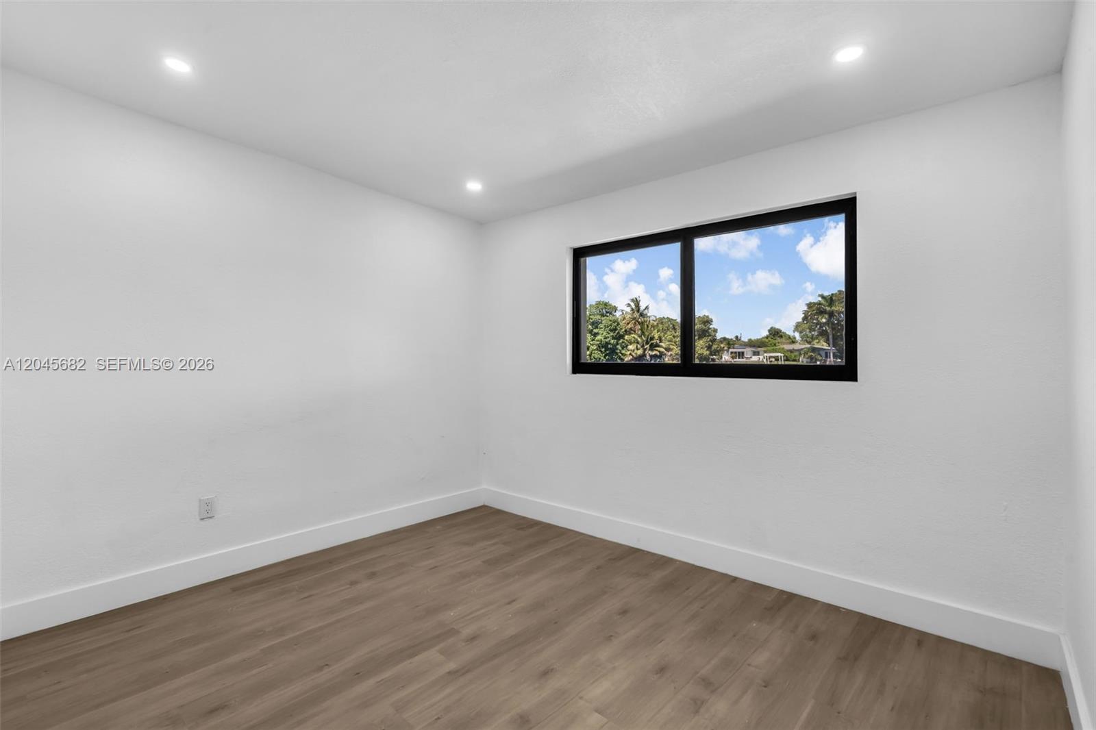 8841 Nw 14th Avenue Property Photo 24