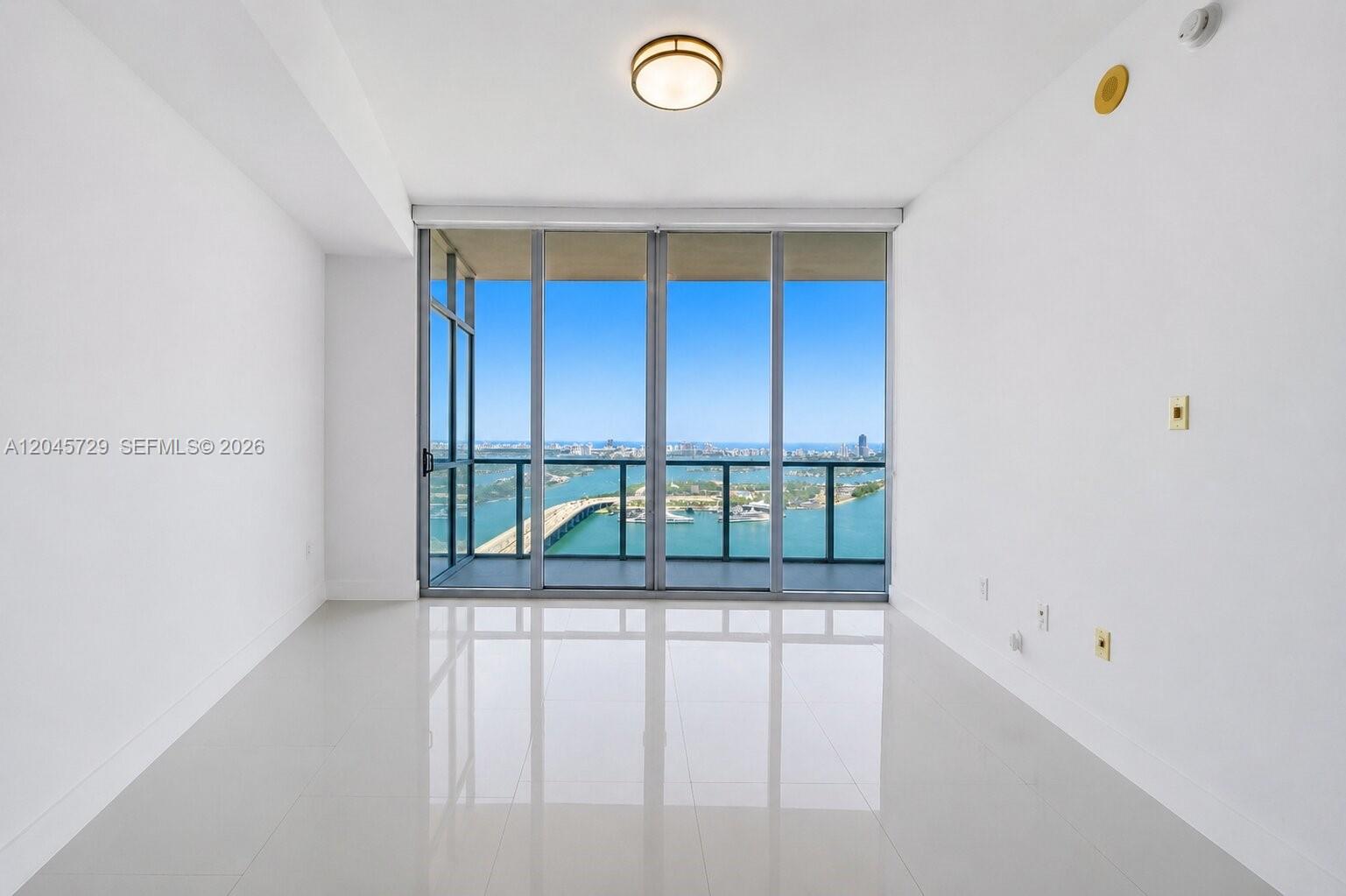 1100 Biscayne Boulevard 4402 Property Photo 3
