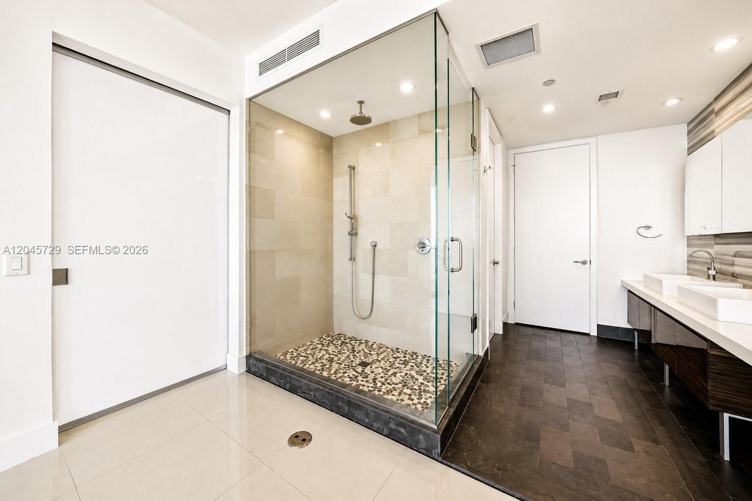 1100 Biscayne Boulevard 4402 Property Photo 10