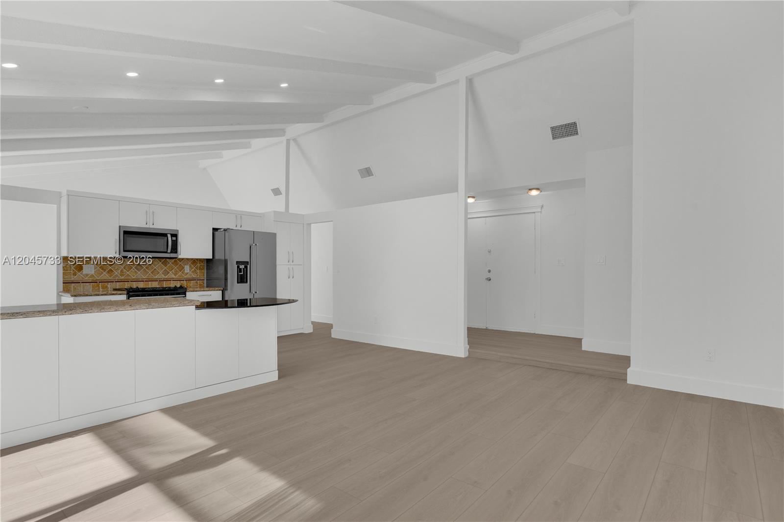 A12045733 Property Photo 6