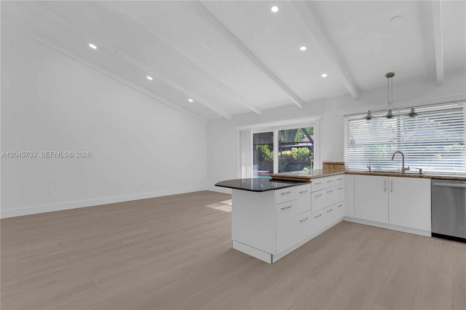 A12045733 Property Photo 7