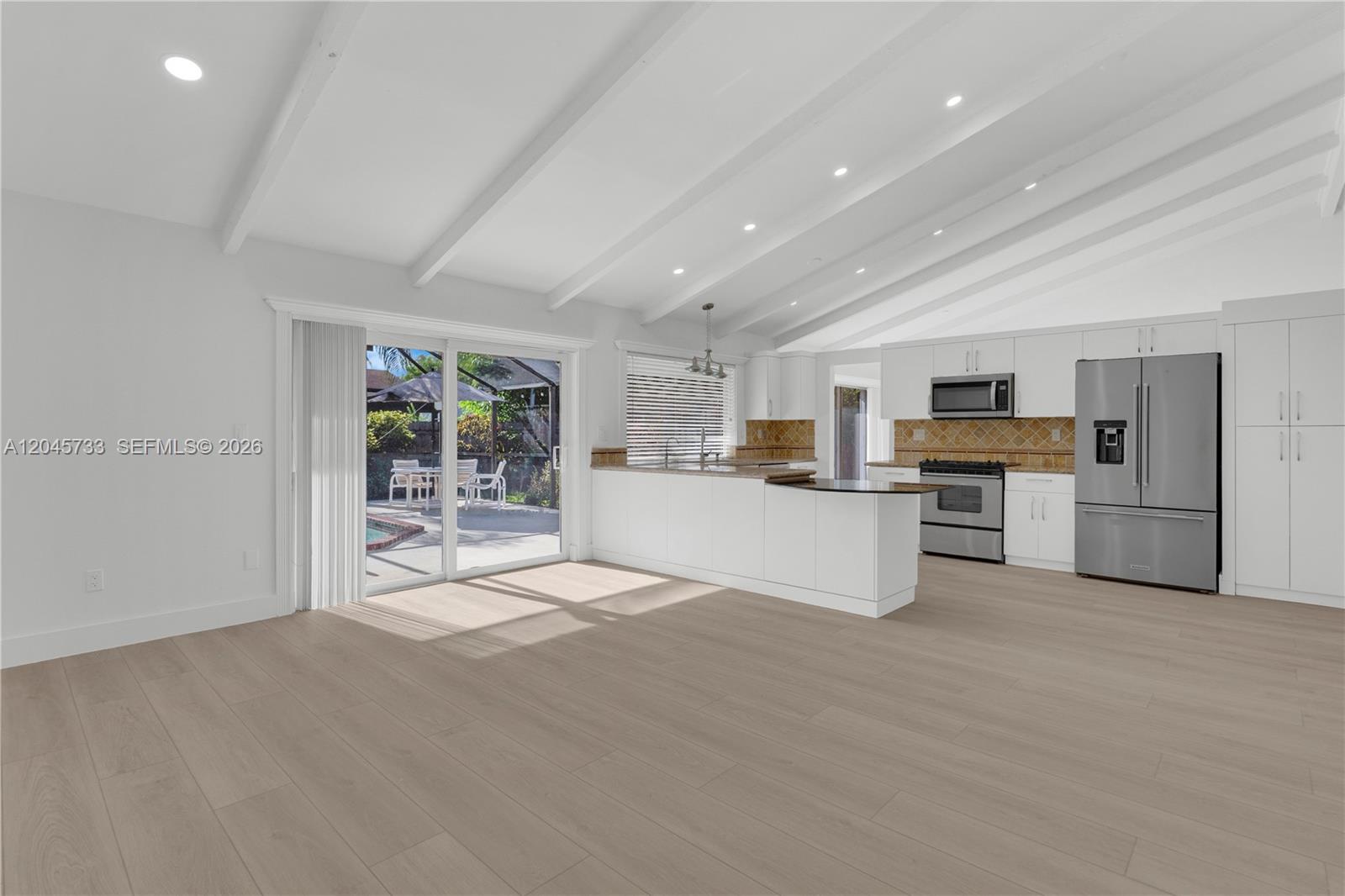 A12045733 Property Photo 8