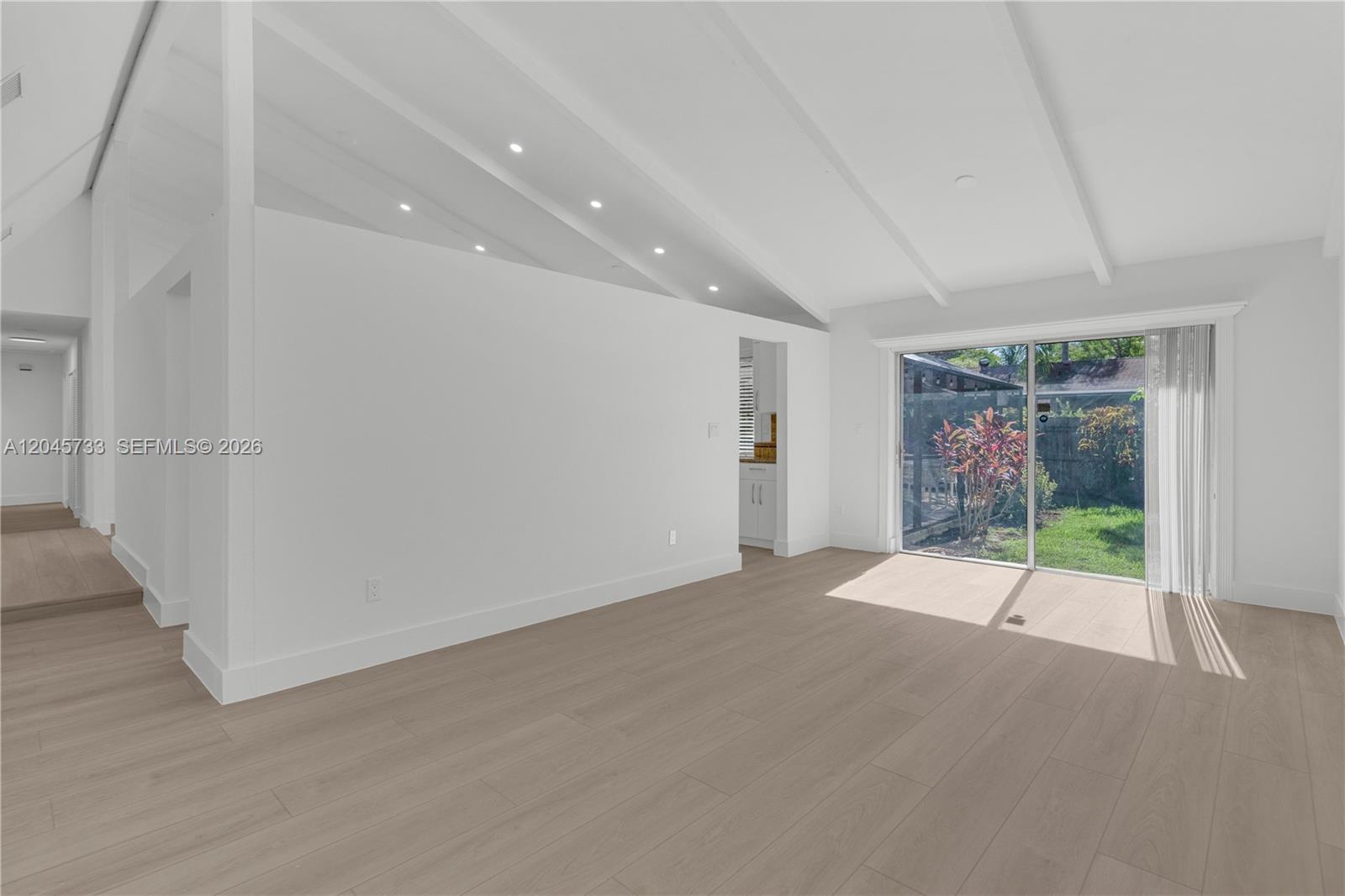 A12045733 Property Photo 9