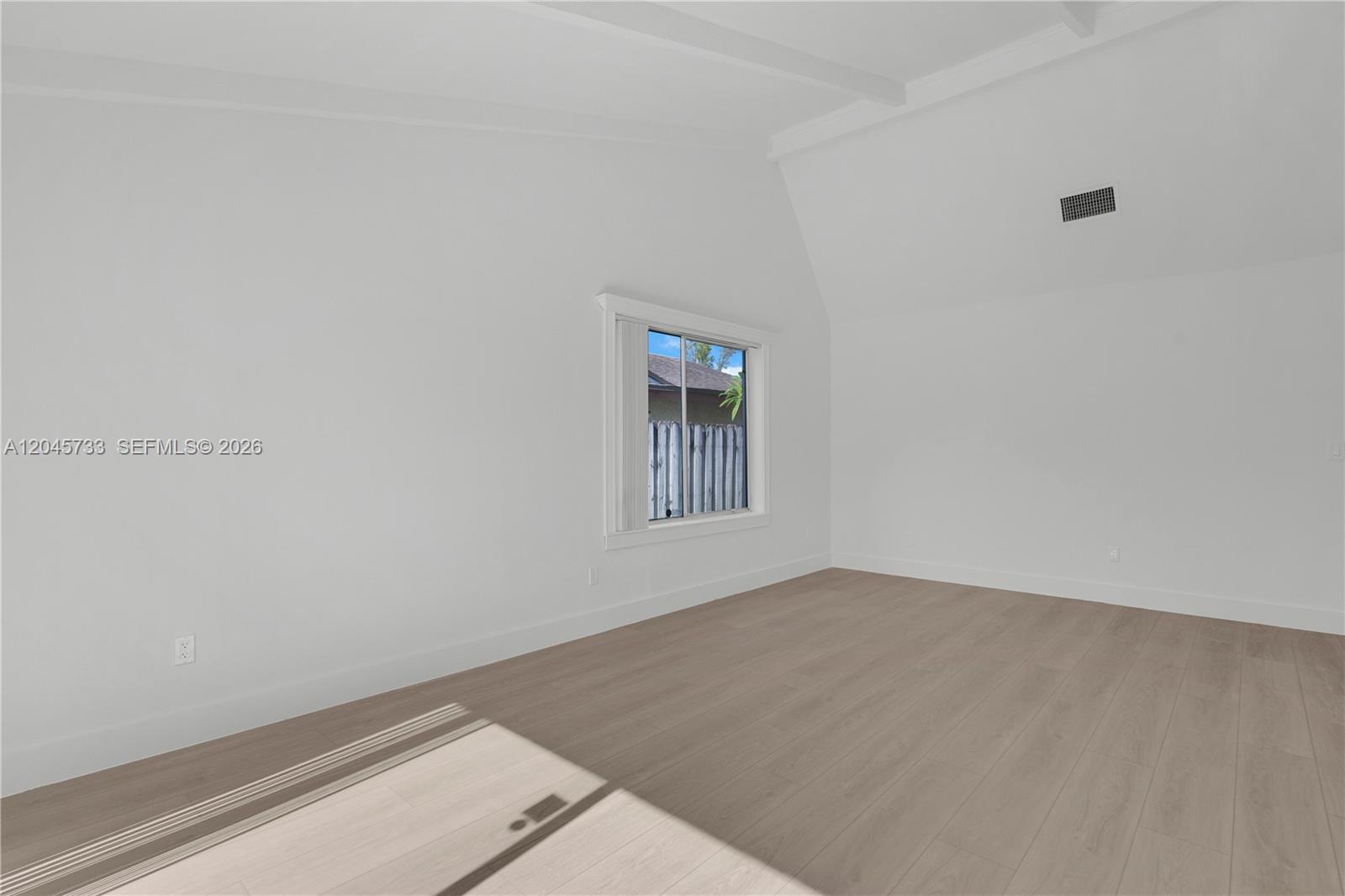A12045733 Property Photo 10