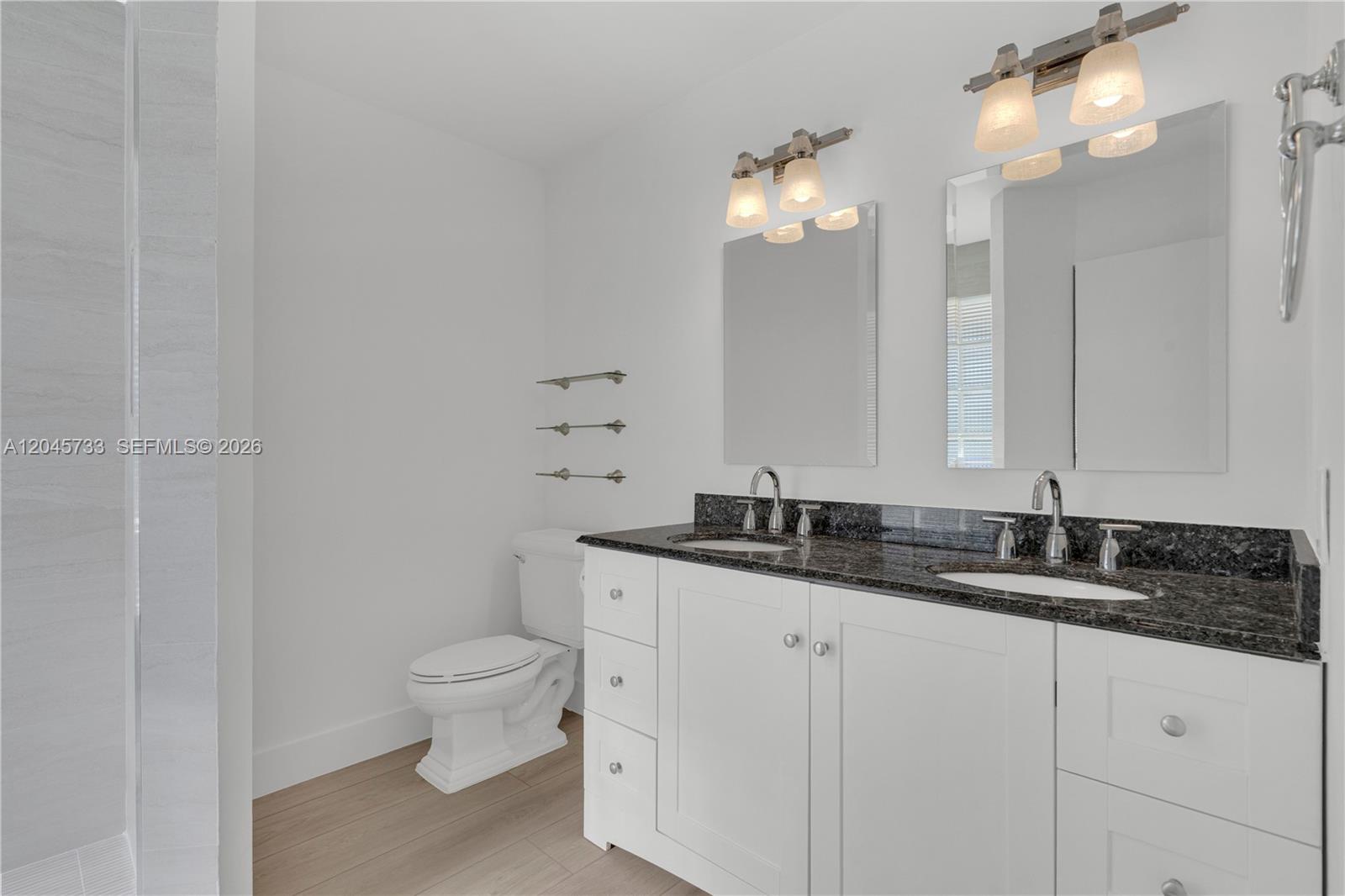 A12045733 Property Photo 14