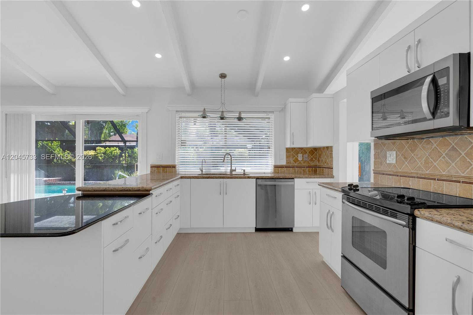 A12045733 Property Photo 16