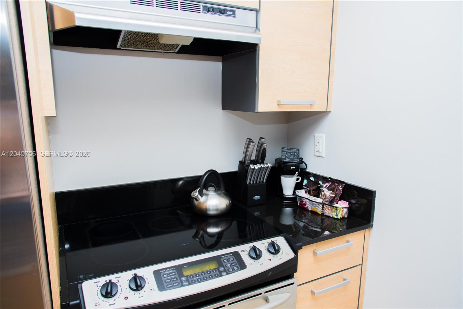 18683 Collins Avenue 1610 Property Photo 32