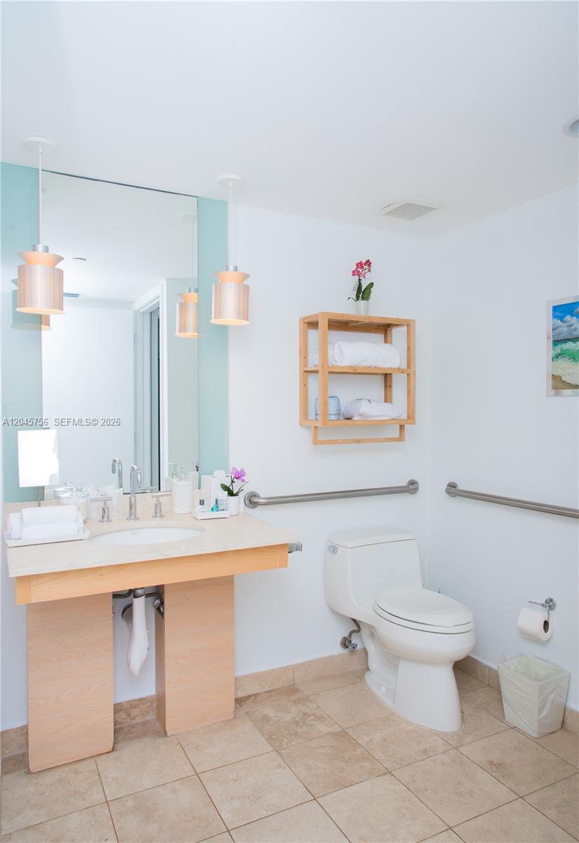 18683 Collins Avenue 1610 Property Photo 44