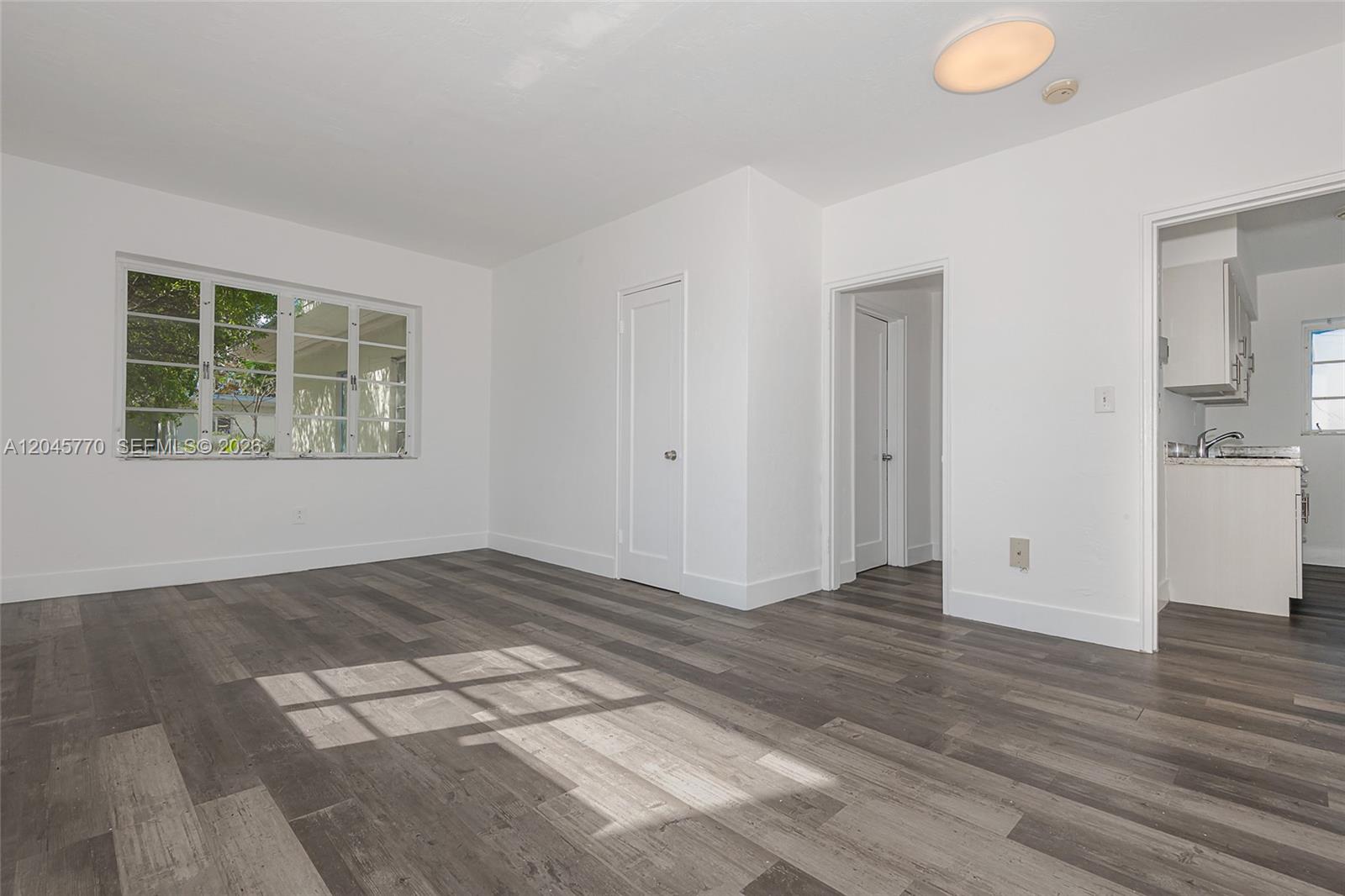 8340 Crespi Boulevard 20 Property Photo 1