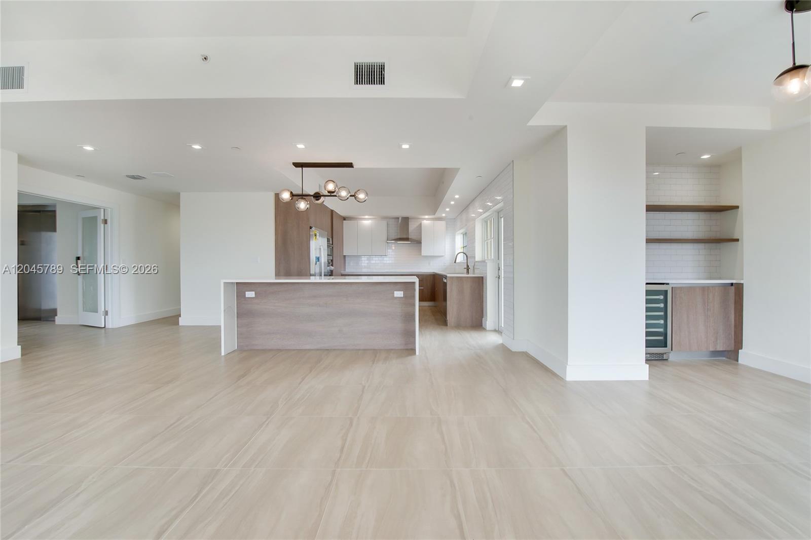 120 Salamanca Avenue Ph Property Photo 5