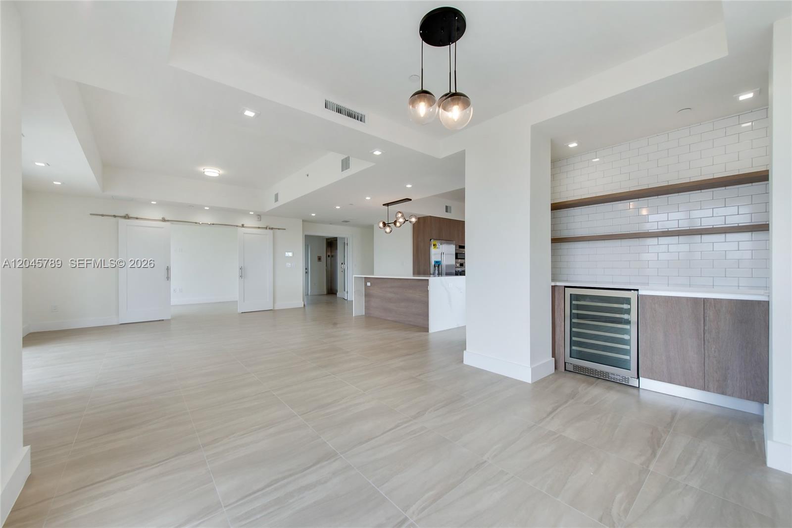 120 Salamanca Avenue Ph Property Photo 7