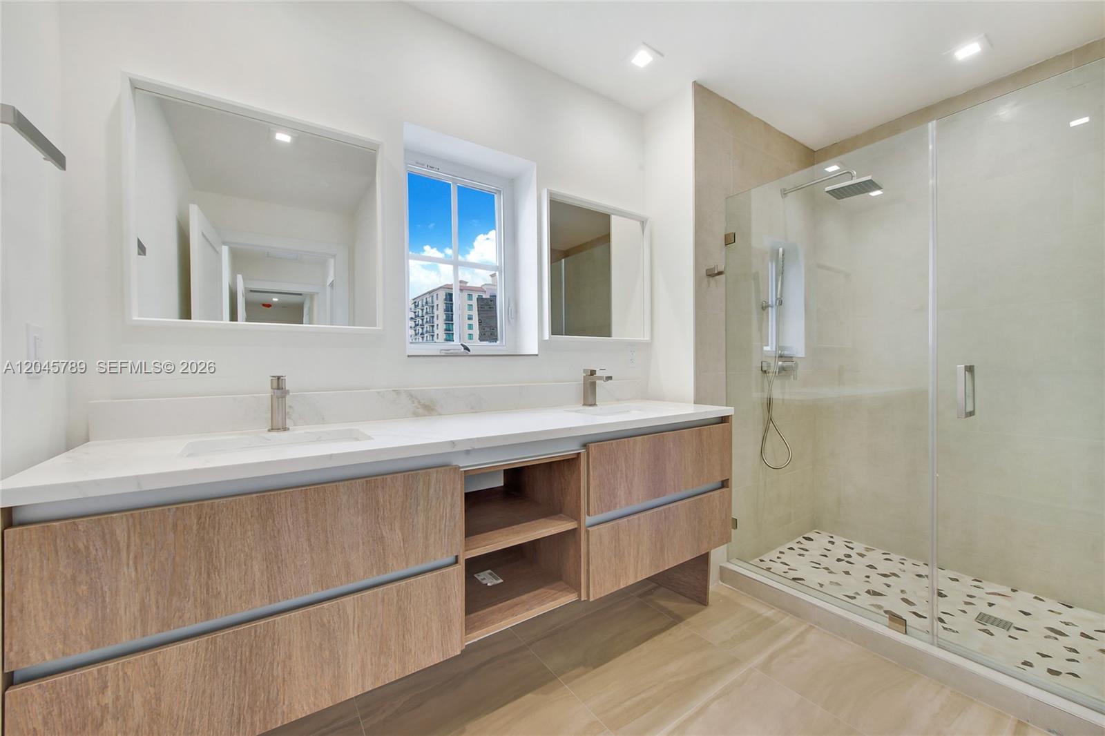 120 Salamanca Avenue Ph Property Photo 14