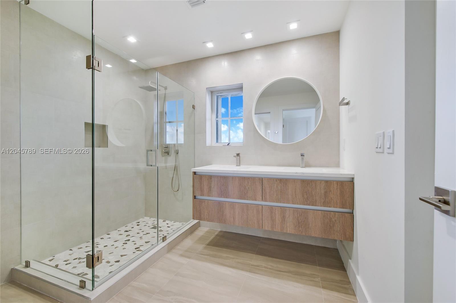 120 Salamanca Avenue Ph Property Photo 17