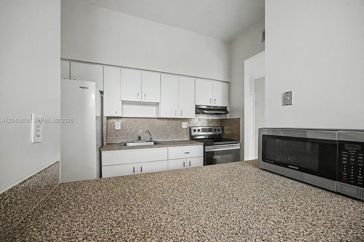 A12045808 Property Photo 7
