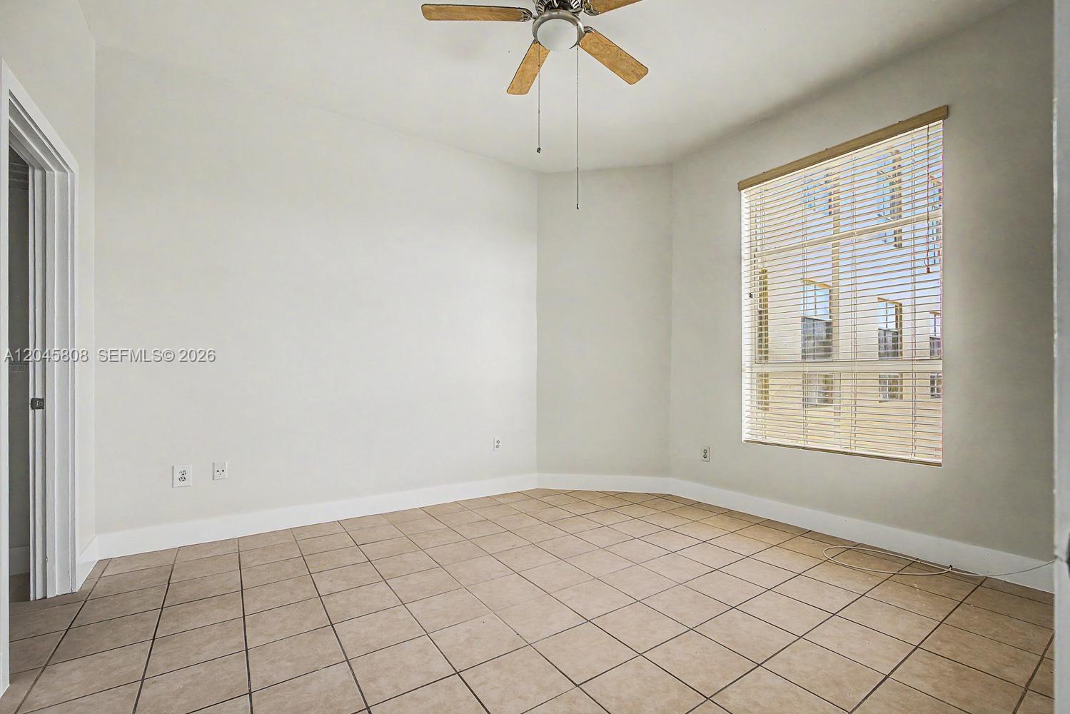 A12045808 Property Photo 14