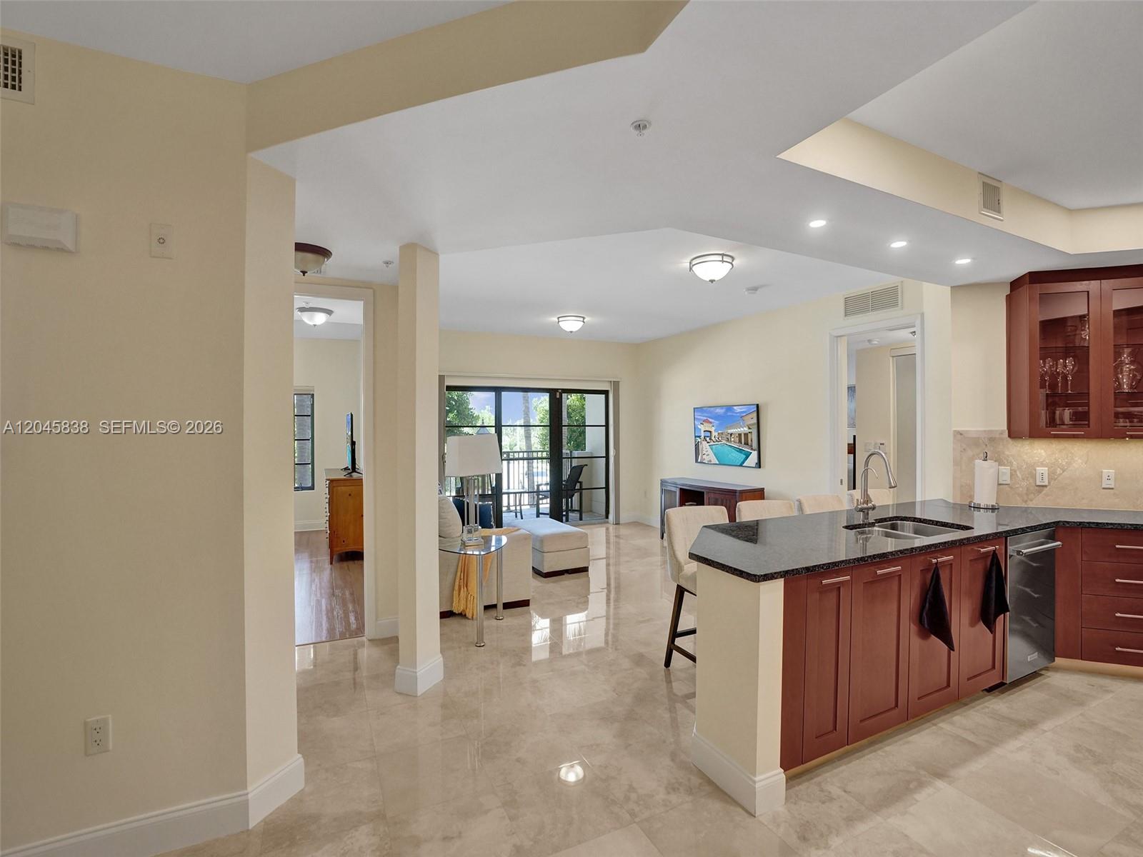 2509 N Ocean Boulevard 376 Property Photo 7