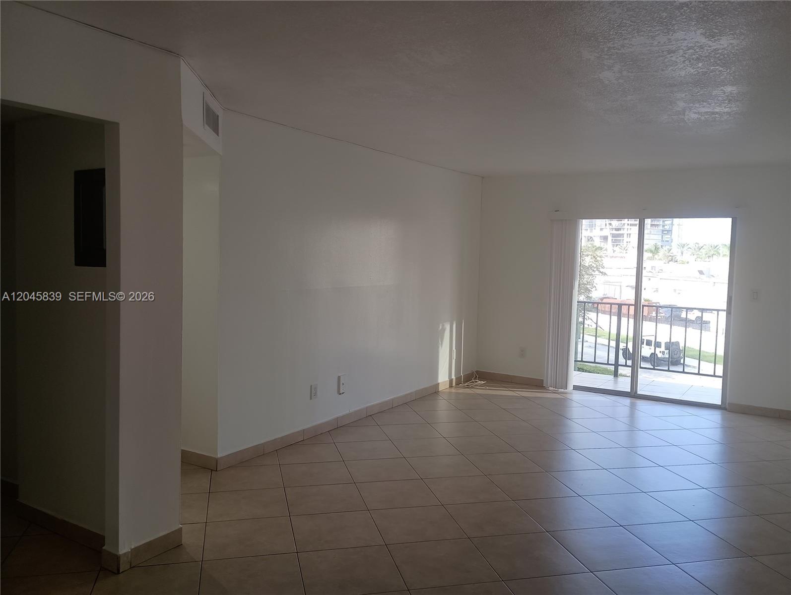 18100 Atlantic Boulevard 312 Property Photo 4
