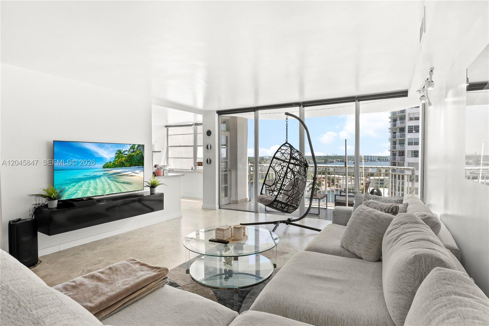 18071 Biscayne Boulevard 1404 Property Photo 6