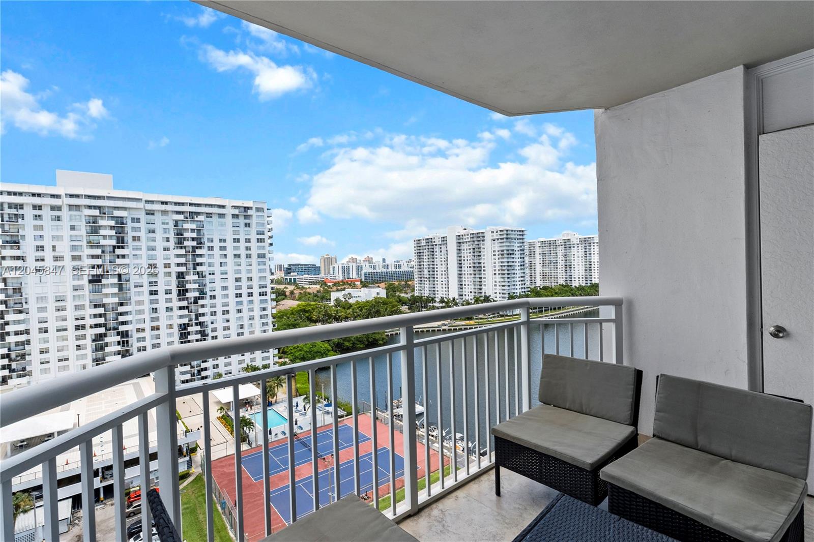 18071 Biscayne Boulevard 1404 Property Photo 11