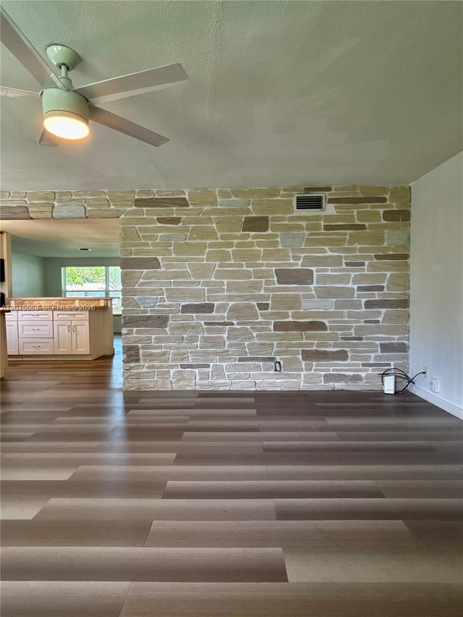 5809 Sullivan Road Property Photo 6