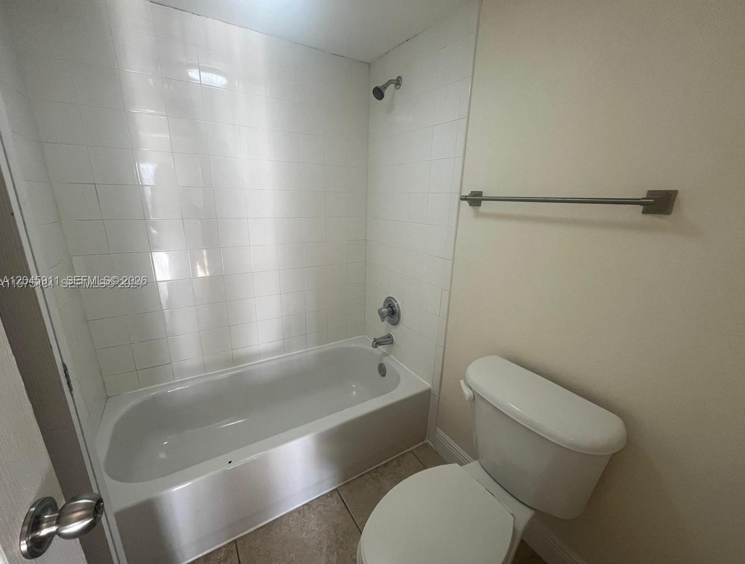5112 Nw 79 Avenue 202 Property Photo 9