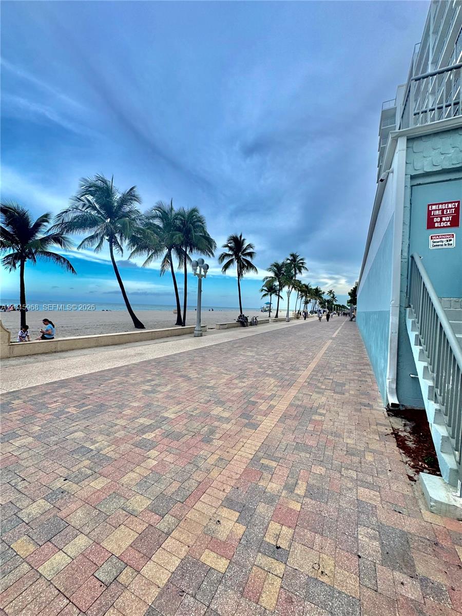 400 N Surf Road RGB