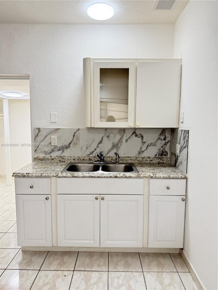 A12045994 Property Photo 4