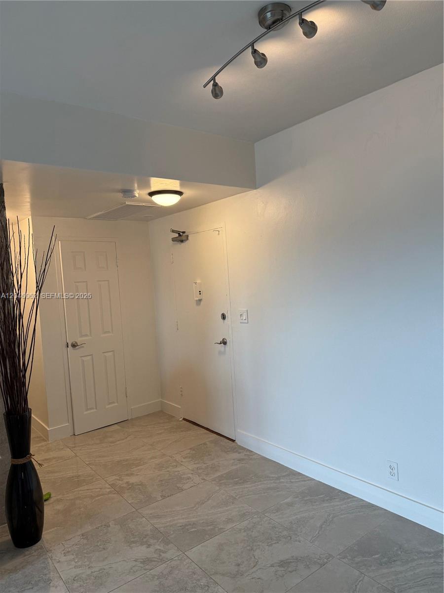 880 Ne 69th Street 5q Property Photo 14